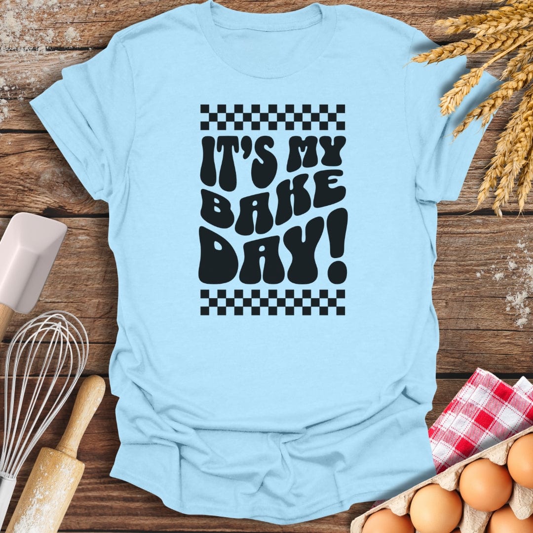 It‘s my Bake Day! T-Shirt Light Blue / S Baking Threads