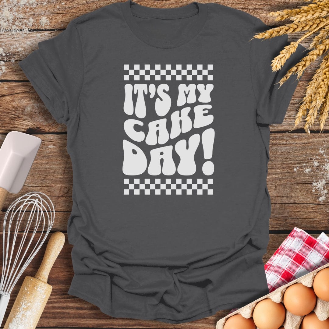 It‘s my Cake Day! T-Shirt Charcoal / S Baking Threads